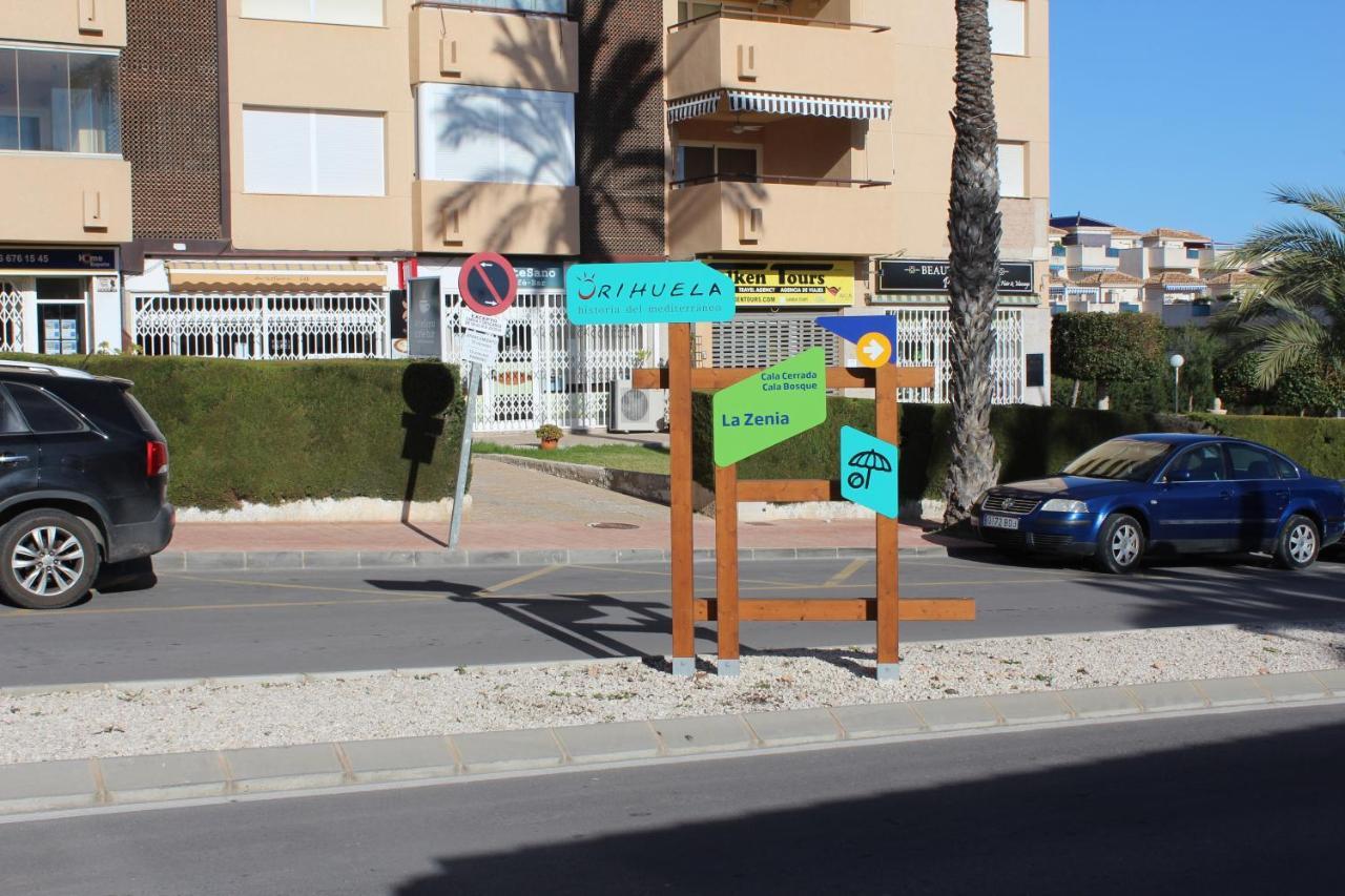 Bungalow With 2 Bedrooms And Roof Terrace In The Center Of La Zenia. Free Wifi. Orihuela Exterior photo